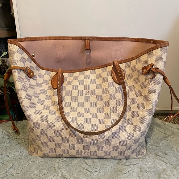 Sold - Picture 1 of 16